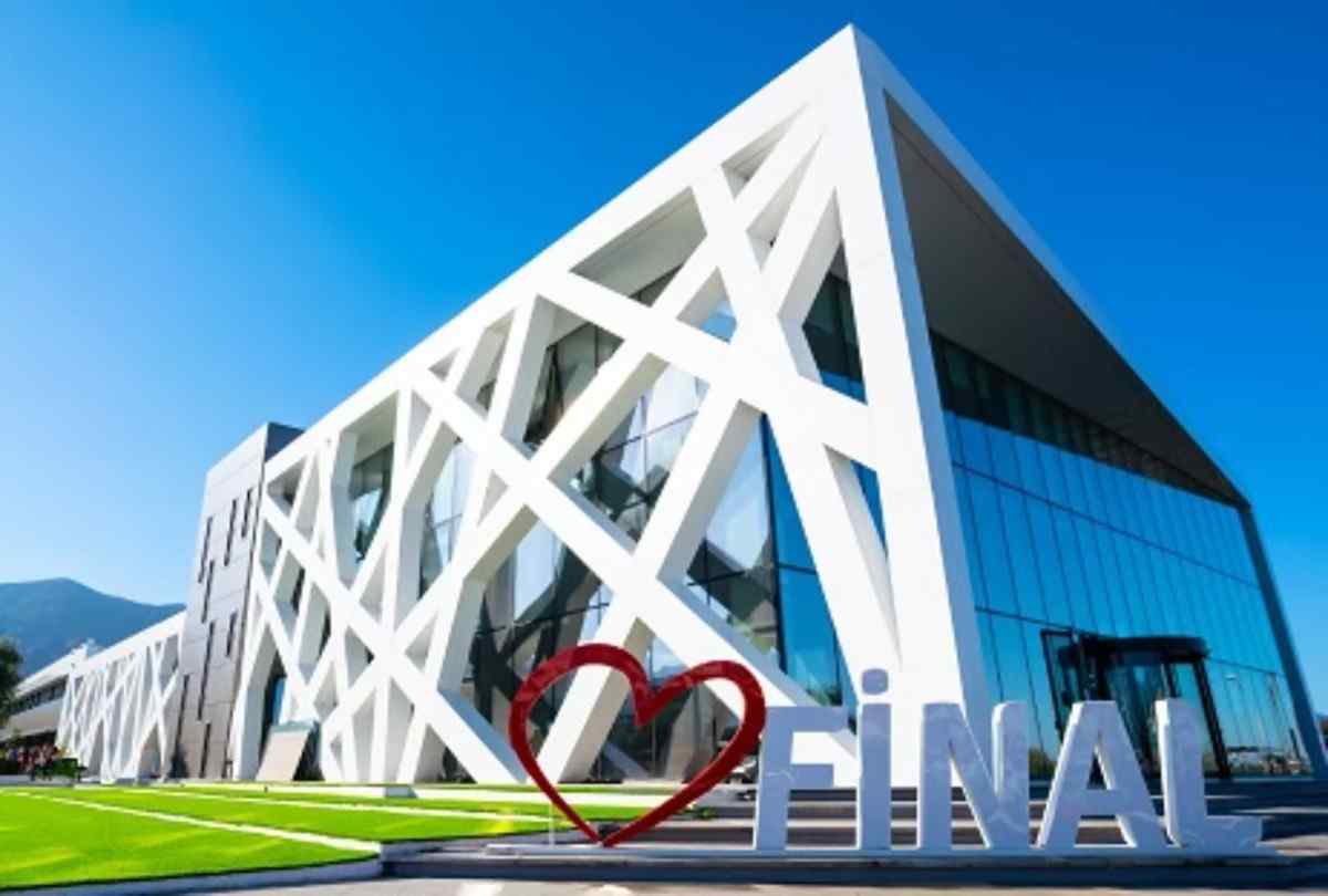 Final International University